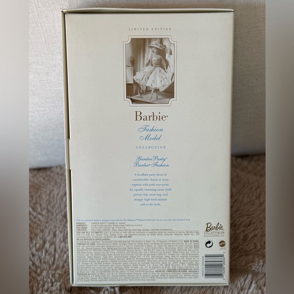 NRFB Barbie Fashion Model Collection “Garden Party Fashion” set - Picture 2 of 2